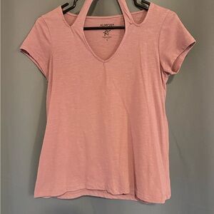 Dusty Pink Short Sleeve V-Neck T-Shirt with Choker-Style Cutout